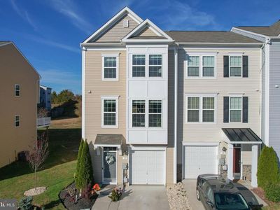 35 Landis Ct, Falling Waters, WV, 25419