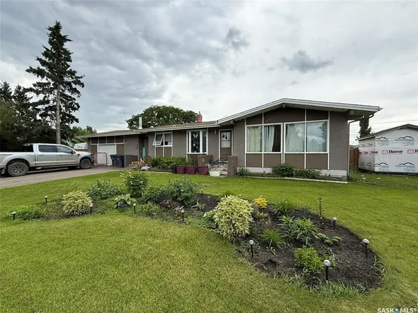221 MacAskill AVENUE, Glaslyn, SK S0M 0Y0