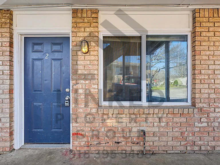 Evanston Apartments — Photo 4