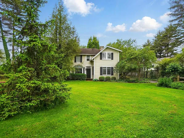 8825 Old Indian Hill Rd, Cincinnati, OH 45243