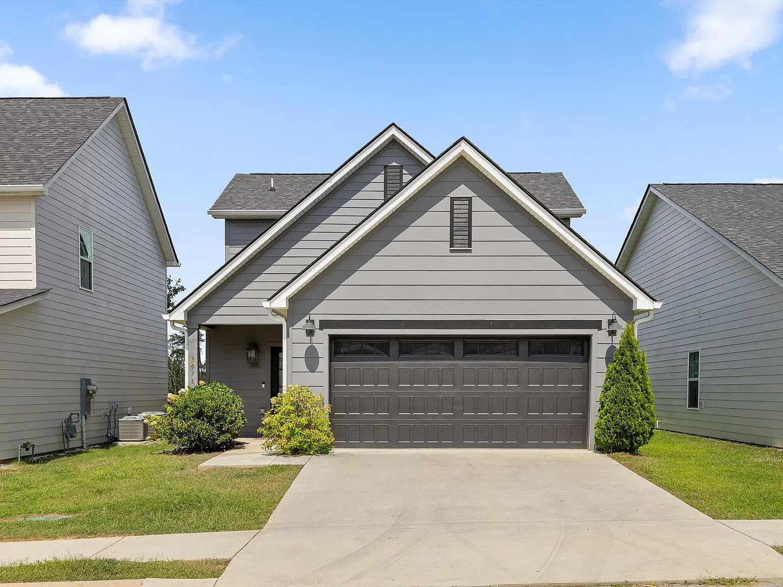 3 bed, 2.5 bath, 1681 sqft, $2,600 — Photo 3
