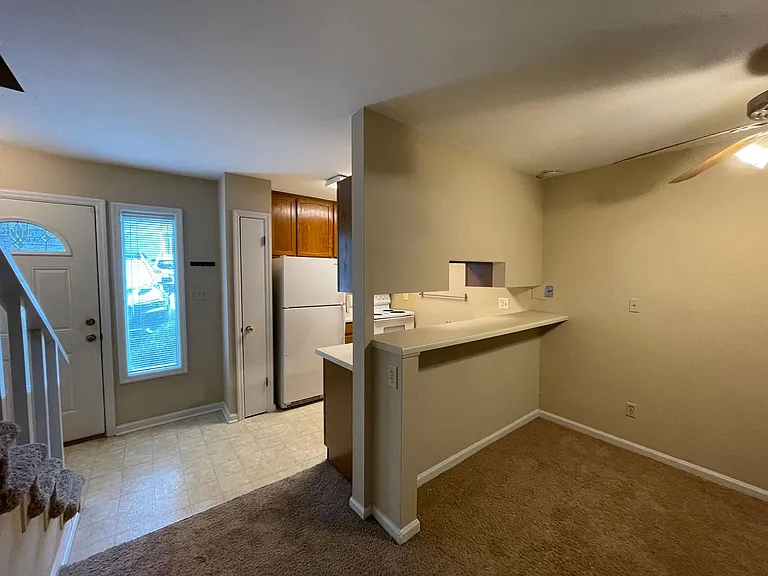 3234 W Wimbledon Dr — Photo 4