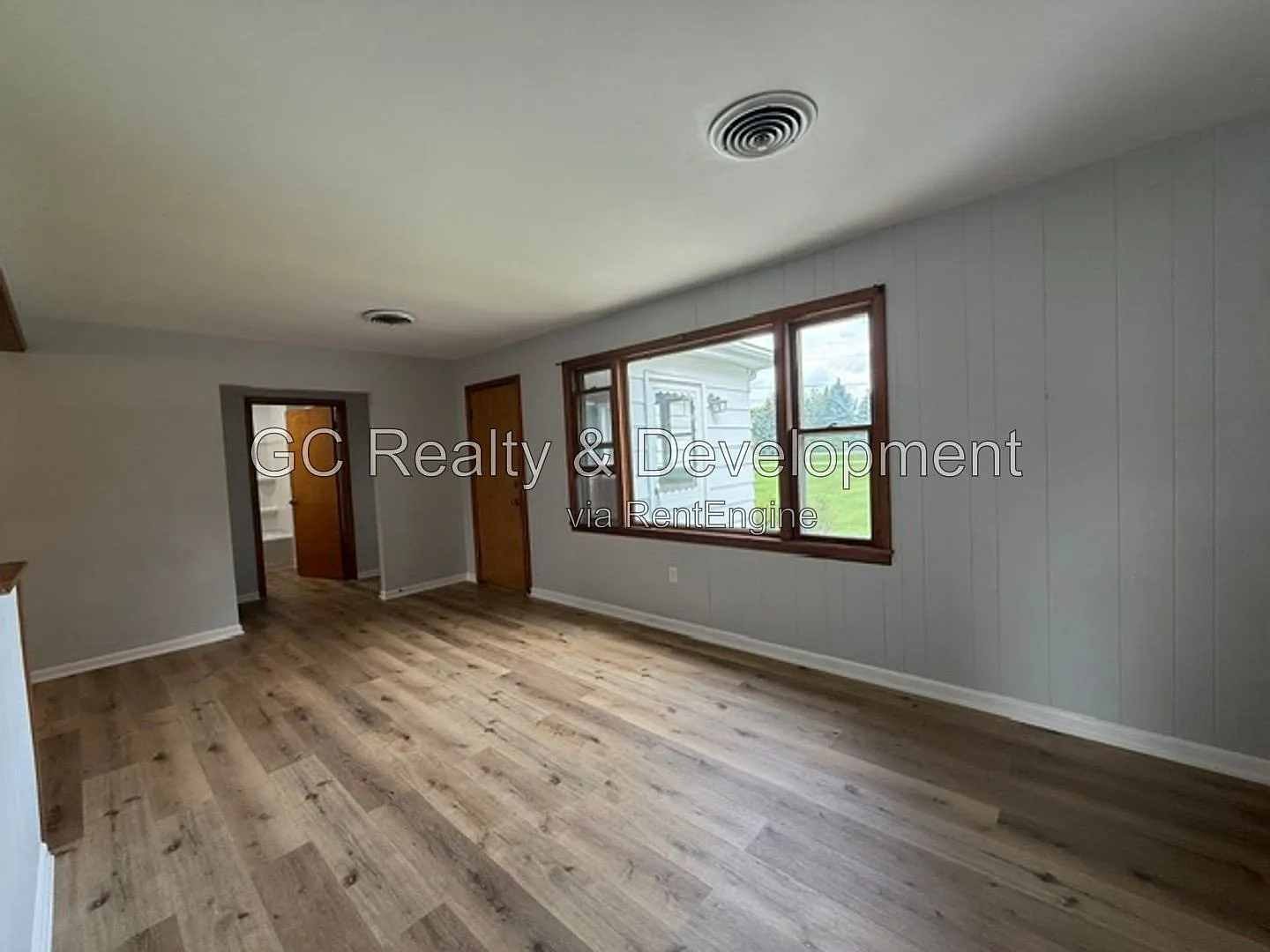 3 bed, 1.0 bath, $2,495 — Photo 4