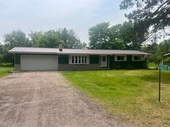 N2257 Cleghorn Rd, Waupaca, WI 54981