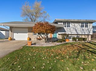 1720 Root St, Crest Hill, IL 60403