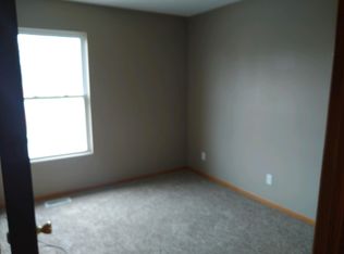 17626 Emiline St, Omaha, NE 68136