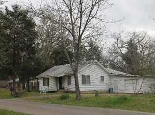321 Walnut St, Naples, TX 75568
