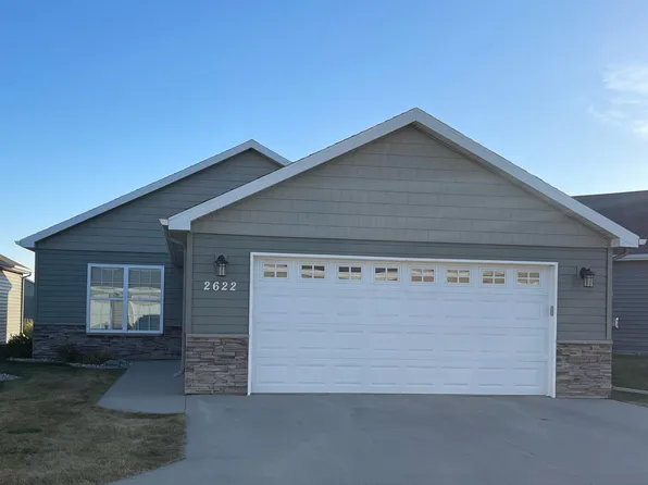 2622 Whispering Creek Cir S, Fargo, ND 58104