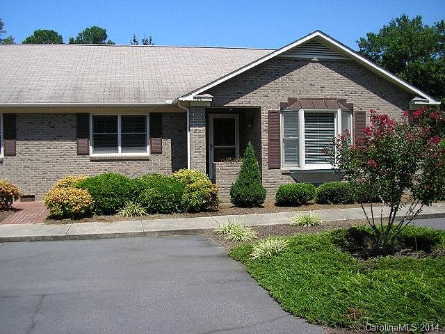 1st image of 1400 Ravenwood Ct #1400