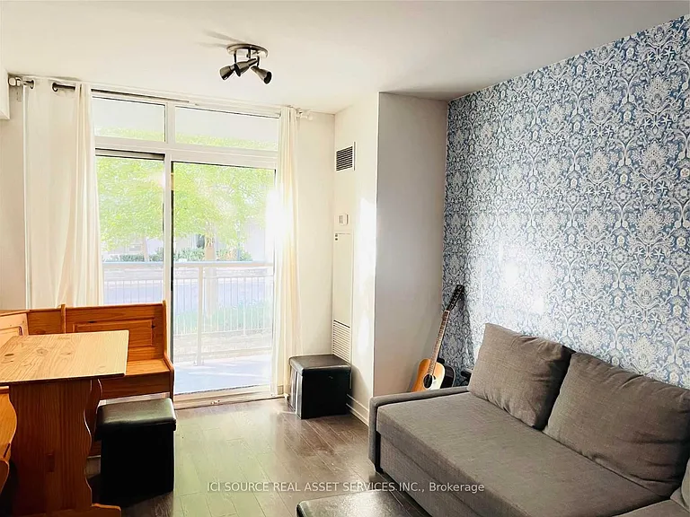 816 Lansdowne Ave #113 — Photo 1
