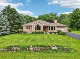 1742 Lunde Cir, Stoughton, WI 53589