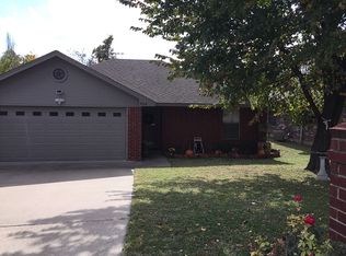 804 E 3rd St, Weatherford, TX 76086
