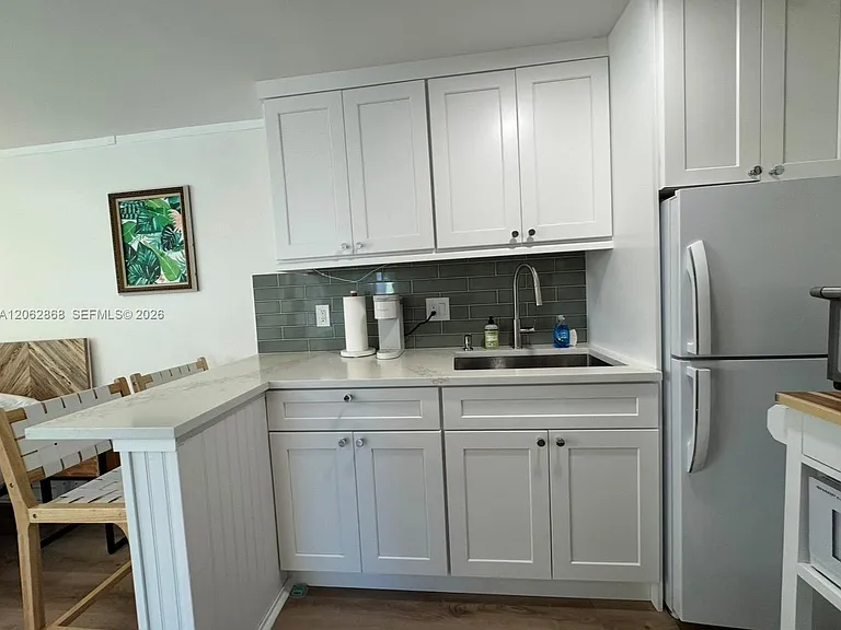 914 N Ocean Breeze #1 — Photo 10