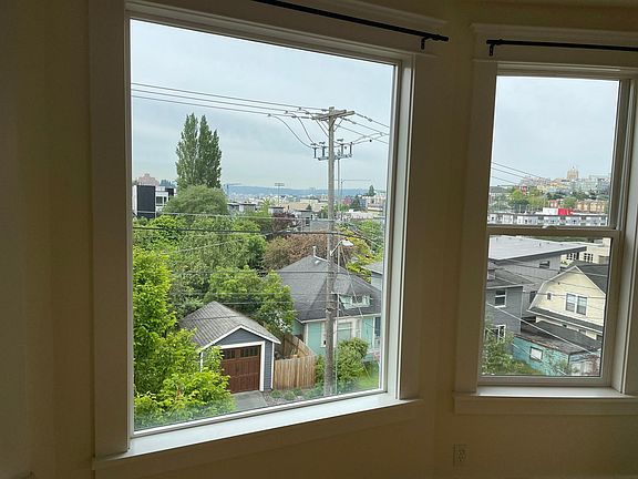 5th image of 1416 E Columbia St #9