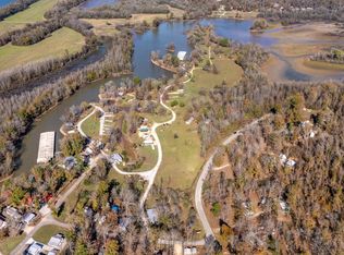 109 Deer Pointe Dr, Lobelville, TN 37097