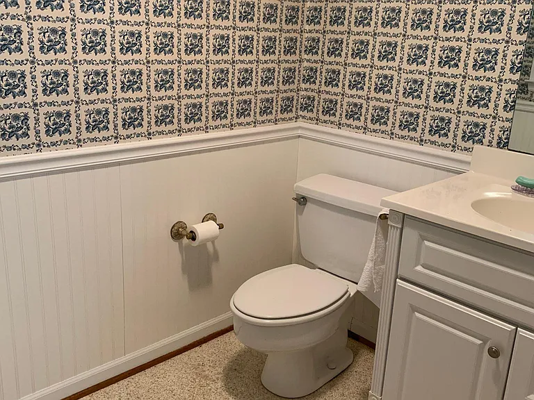 3500 Sloan Ct — Photo 10