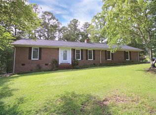 696 Pineview Lakes Rd, Chester, SC 29706