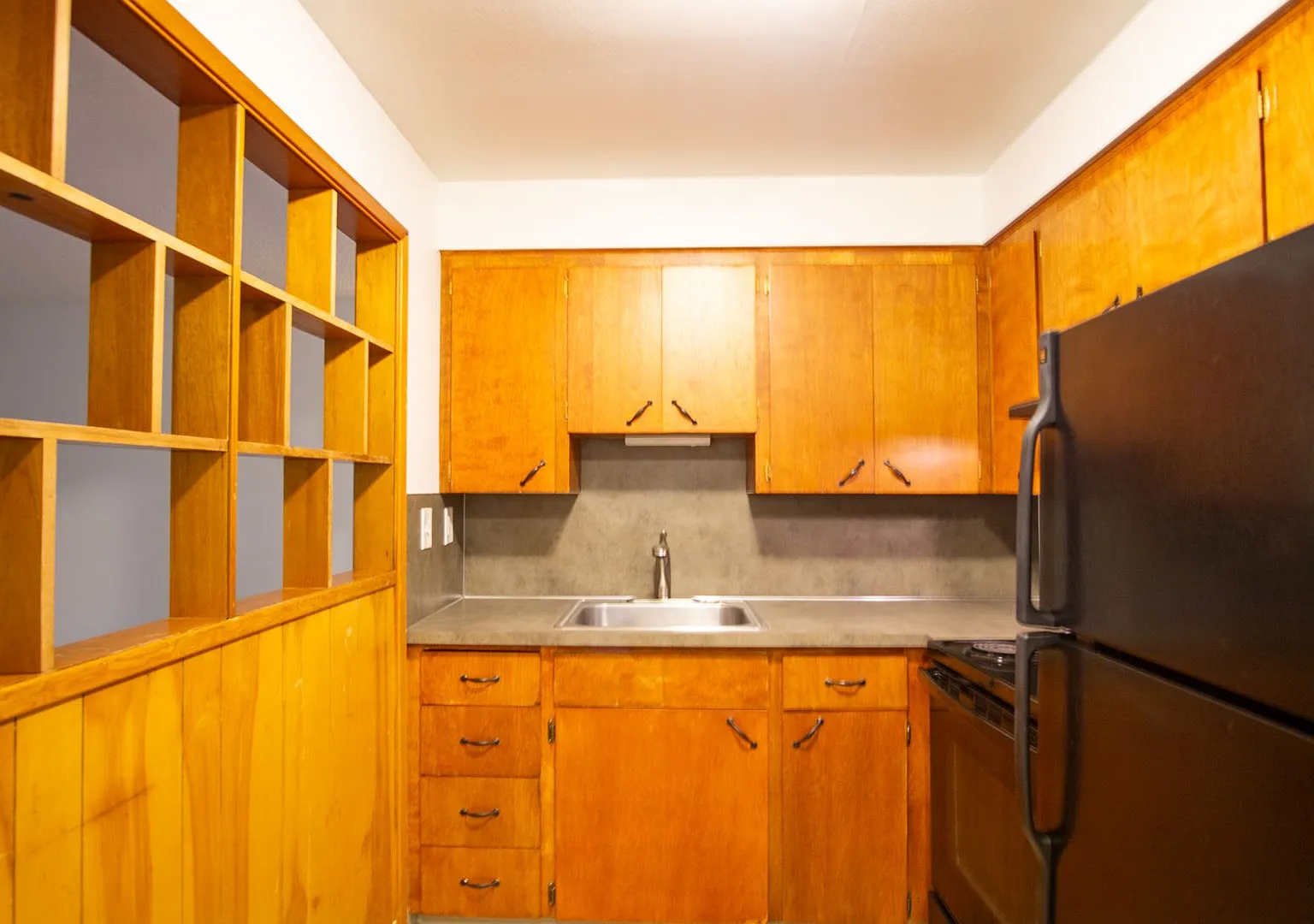 Mt. Tabor-Spacious & Renovated 2Bdr with Parking Ready Mid-September! — Photo 1