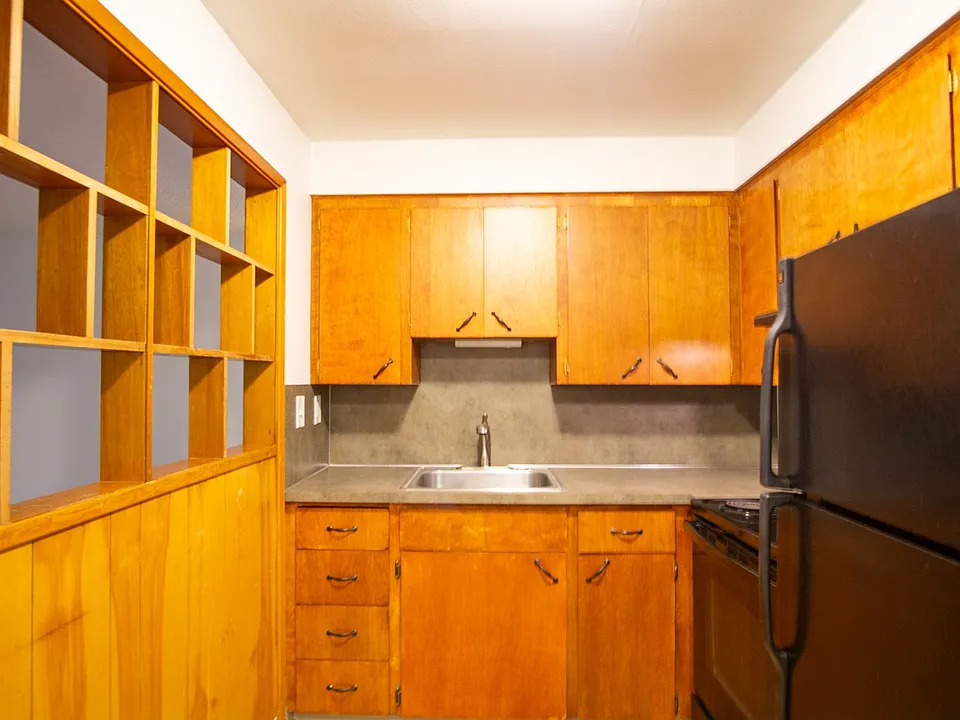 6300 E Burnside St #5
