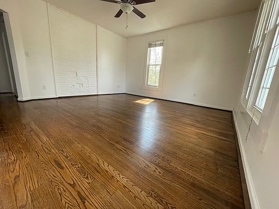 3rd image of 306 Forest Ave APT 2