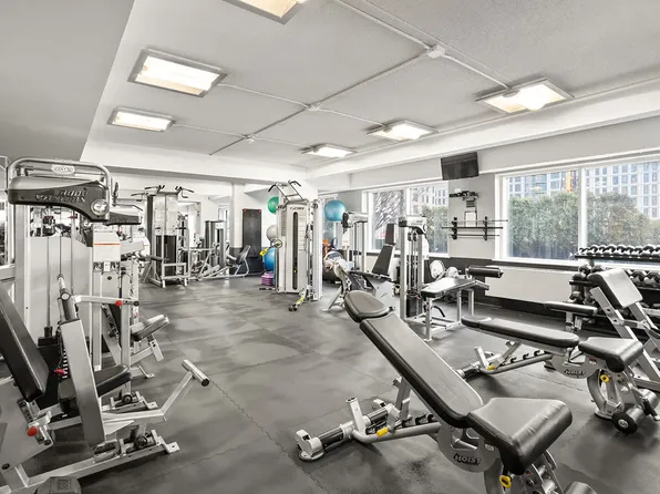 440 Kent Avenue image 5 of 11