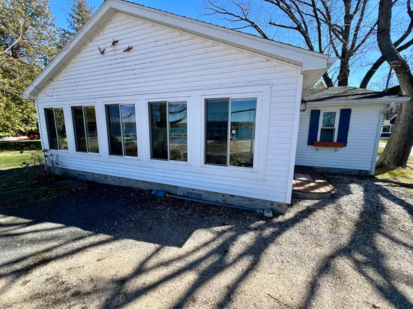 3181 N Lakeshore Dr #5, Ludington, MI 49431