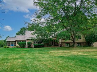 6204 Barnard Mill Rd, Ringwood, IL 60072