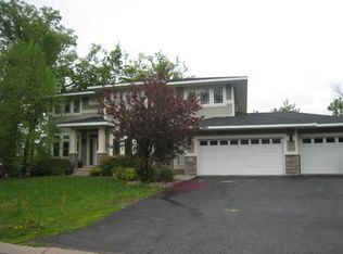 2899 Forest Rdg, Chaska, MN 55318