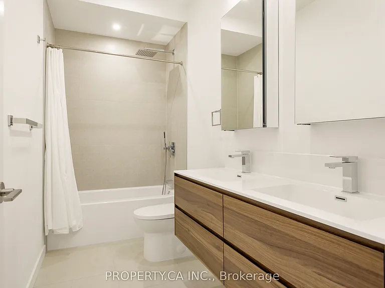 301 Keele St #2 — Photo 14