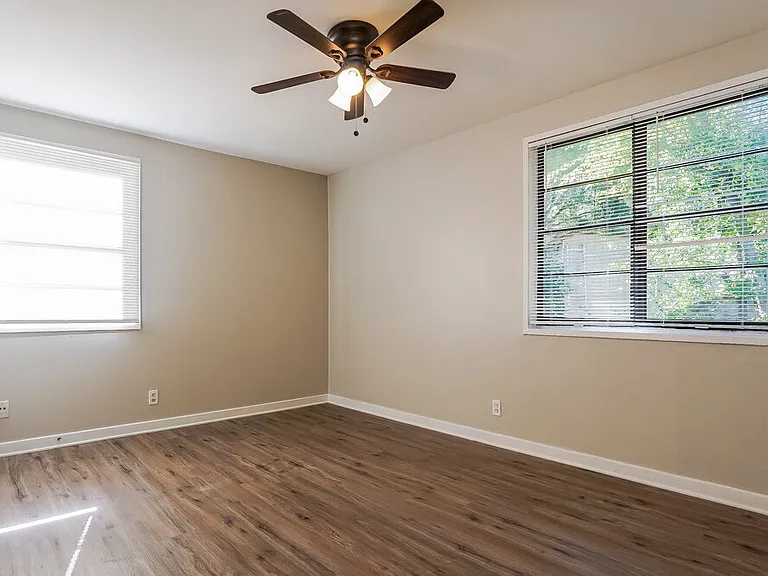 700 Robison Dr — Photo 11
