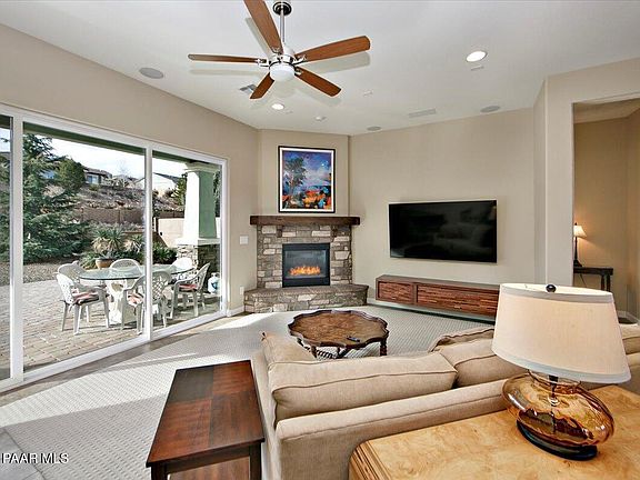 5th image of 1751 Ascott St