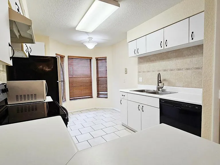 7813 Sugar Bend Dr — Photo 8