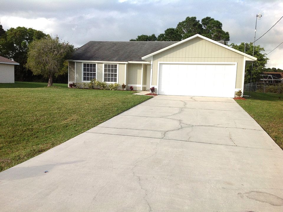 1st image of 429 NW Concord Drive