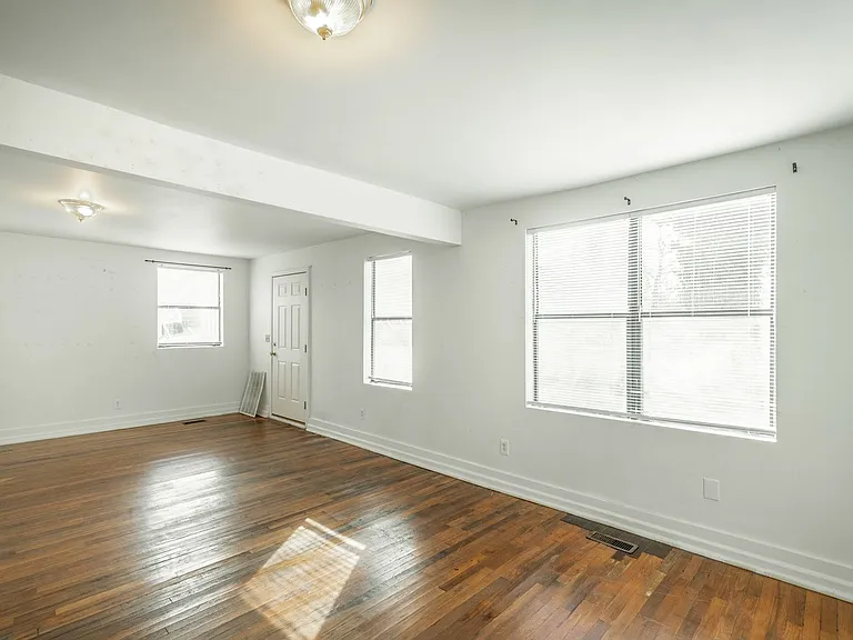 126 Goodson Ave — Photo 6