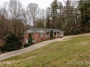 101 London Rd, Hendersonville, NC 28739