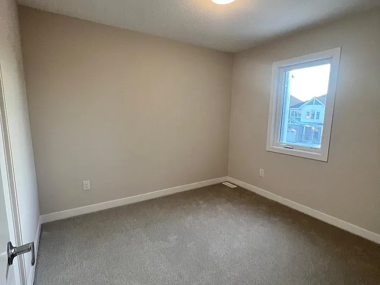 534 Oldenburg Ave — Photo 12