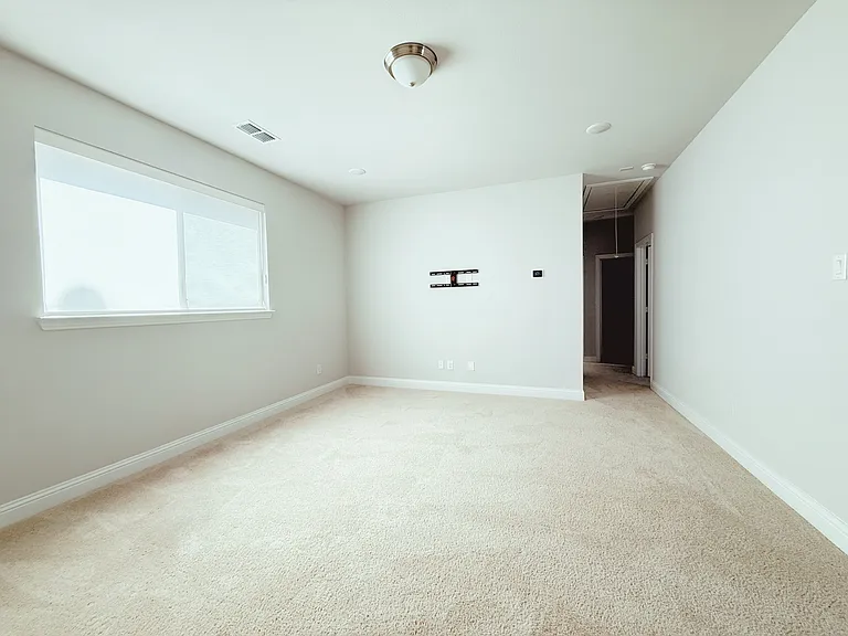 11451 Chepstow Cres — Photo 18