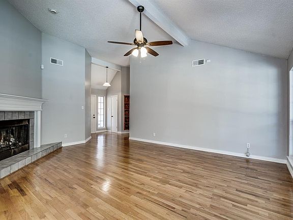5th image of 3400 Creekwood Ln