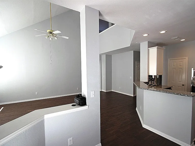 18620 Gibbons Dr — Photo 10