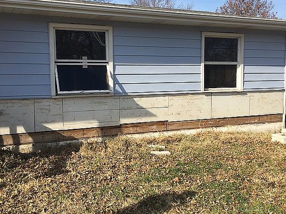 3rd image of 421 Electra Dr