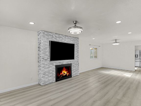 5th image of 7701 Baird Ave