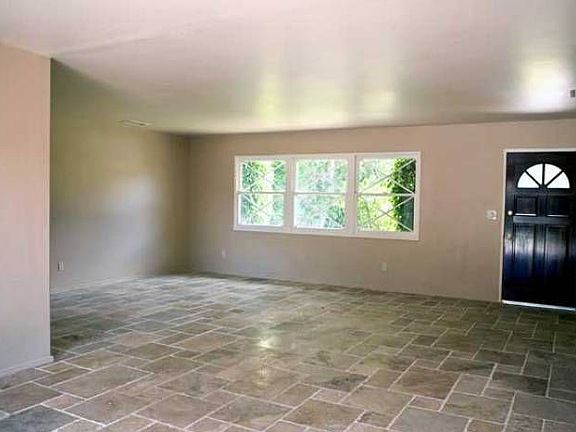 4th image of 679 N Kellogg Ave