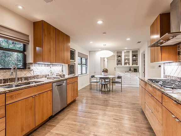 3rd image of 7153 Stonetrail Dr