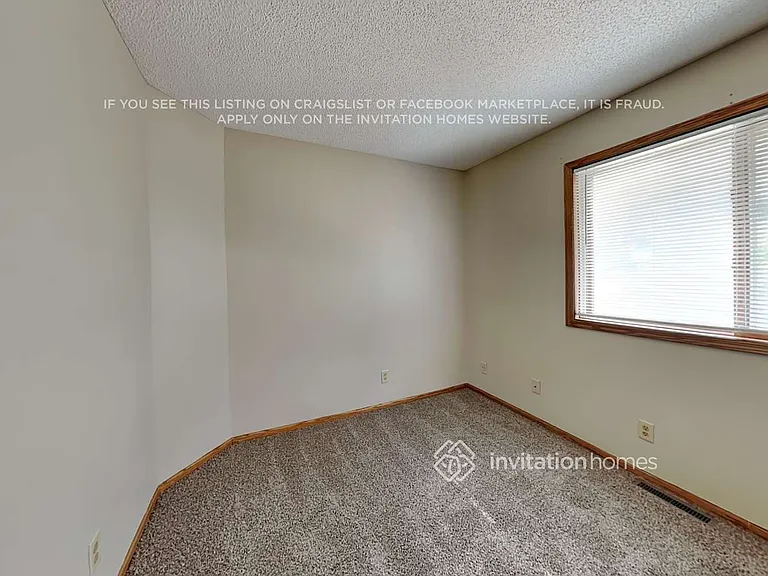 2337 Windsor Ln — Photo 13