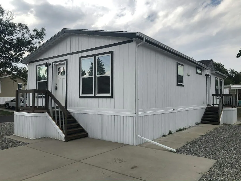 3 bed, 2.0 bath, 1123 sqft, $1,995 — Photo 4