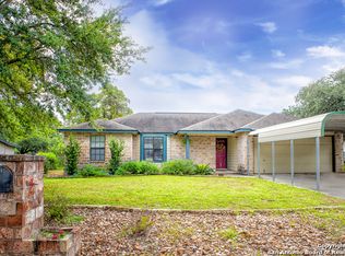 315A Fox Run, Devine, TX 78016