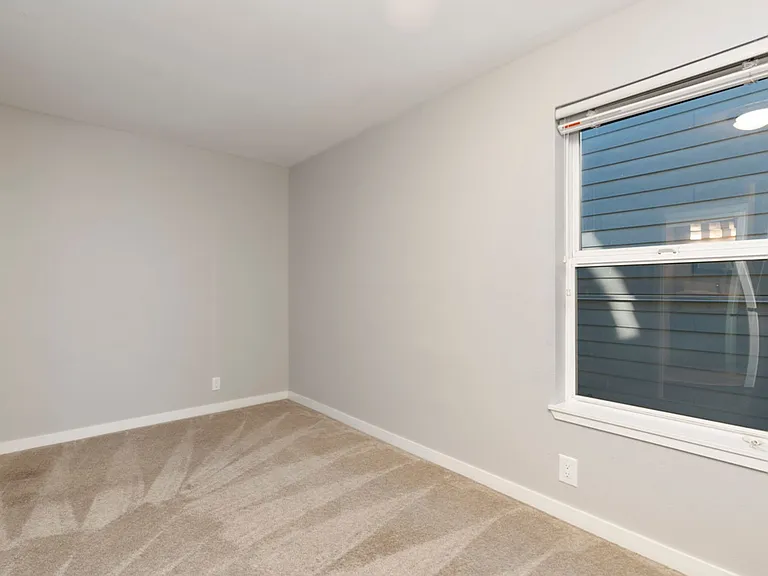 4524 44th Ave SW — Photo 9