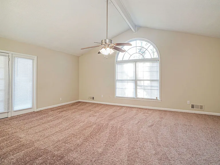 3845 Woodyhill Dr — Photo 6