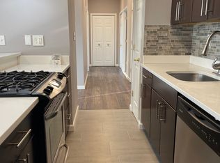 110 Halsted St #40, East Orange, NJ 07018