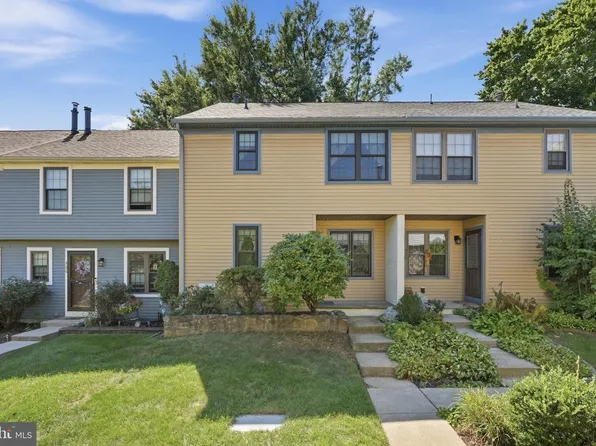 407 Hancock Ct, North Wales, PA 19454
